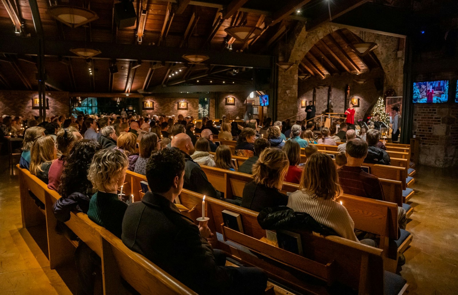 St. Joseph Parish in Lake Orion is filled for a Christmas concert, which was led by students of the parish, Fr. Kean said, many of whom were personally impacted by the Nov. 30 tragedy at Oxford High School. (Valaurian Waller | Detroit Catholic)